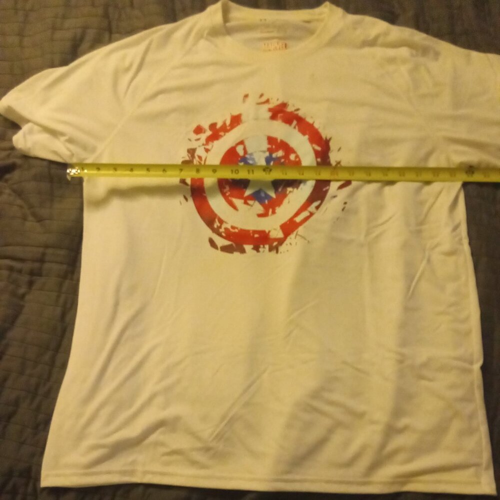 Under armour capt America t shirt